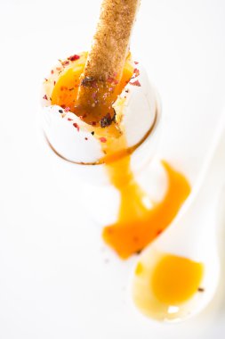 yumuşak haşlanmış yumurta