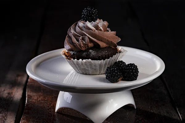 Een cupcake op cake stand — Stockfoto