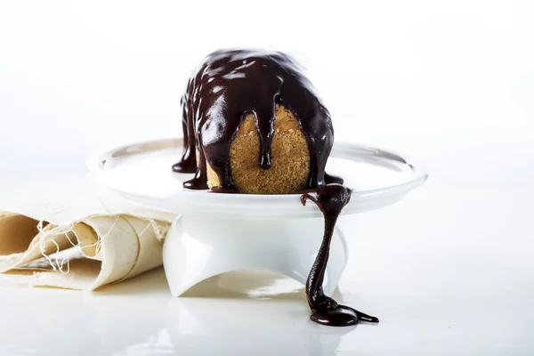 Small chocolate cake — Stock Photo, Image