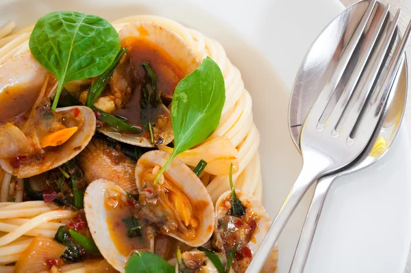 Shellfish and pasta — Stock Photo, Image