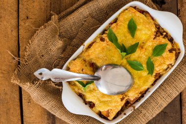 İtalyan geleneksel çanak