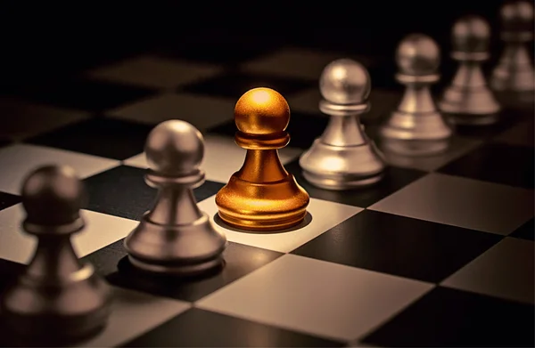 Виділитися з натовпу концепції індивідуальності Дивна шахова фігура — стокове фото