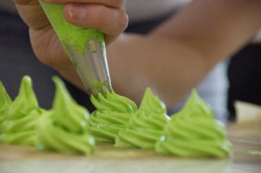 bir yılbaşı tatlı oluşturulması