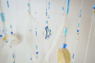 Beyaz-mavi düş kapanı 