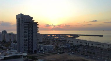 Ashdod şehri helikopterden kuş bakışı görünüyor.