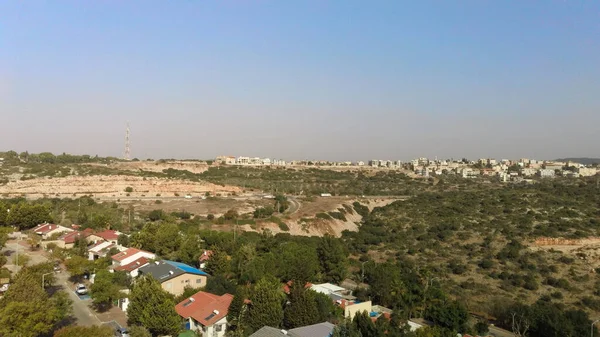 Vista de pájaro del pueblo Katzir desde el helicóptero — Foto de Stock