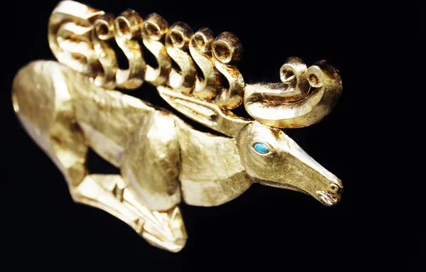 İskit altın, geyik