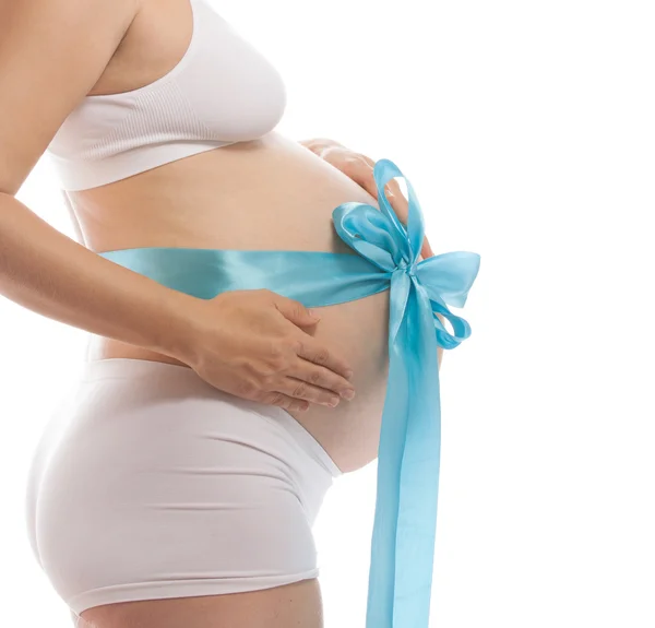 Kobieta w ciąży studio strzał na białym — Zdjęcie stockowe