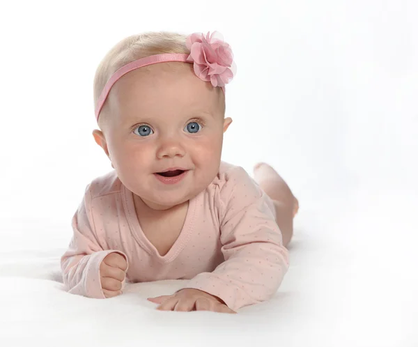 Baby lilla flicka stående — Stockfoto