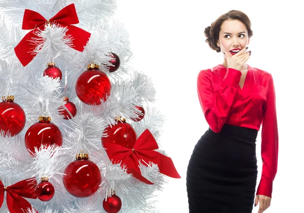 Donna bellezza albero di Natale rosso — Foto Stock