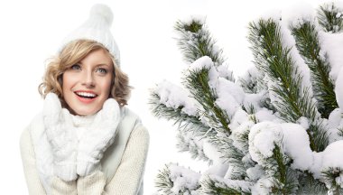 kadın kış Noel ağacı karla kaplı