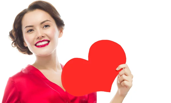 Kobieta uroda czerwone serce Walentynki miłość — Zdjęcie stockowe