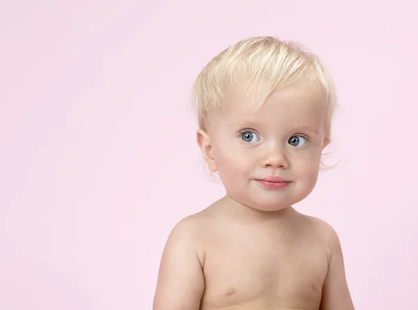 ピンクの小さな子供赤ちゃんの肖像画 — ストック写真