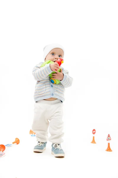 Barn barn pojke leker med bilar — Stockfoto