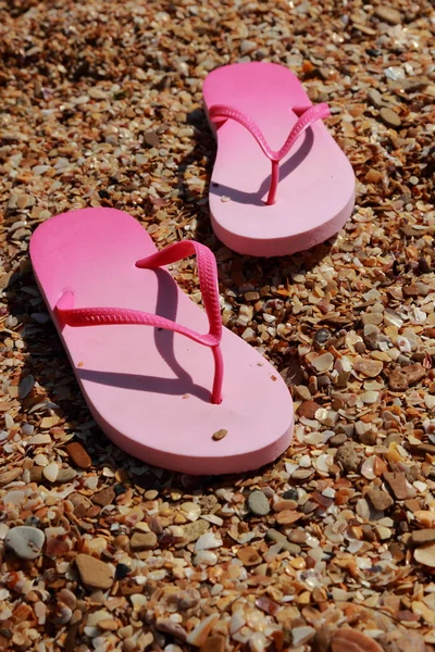 Rosafärgade flip-flops — Stockfoto