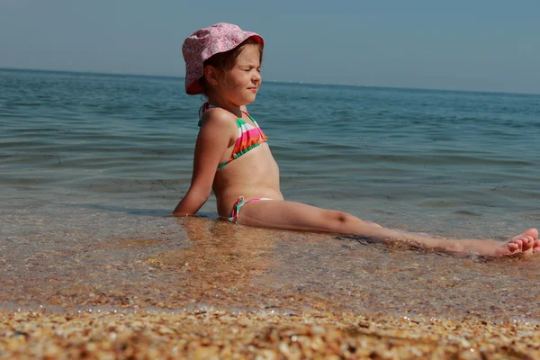 Little girl over the Black Sea — Stock Photo, Image