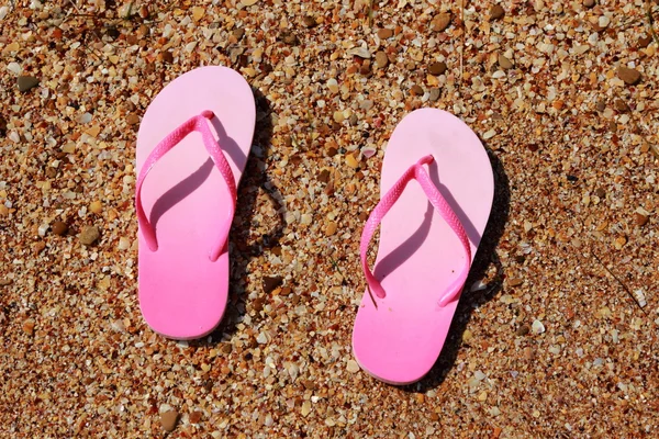 Rosafärgade flip-flops — Stockfoto