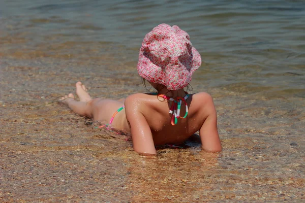 Dziecko nad morzem — Zdjęcie stockowe