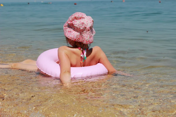 Little girl in panama swiming — Stock Photo, Image