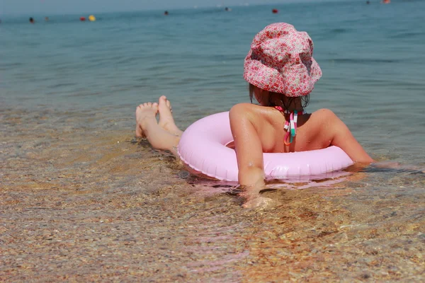 Little girl in panama swiming — Stock Photo, Image