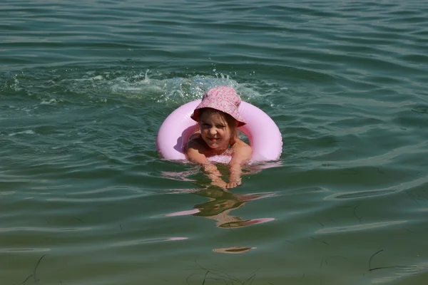 Little girl in panama swiming — Stock Photo, Image