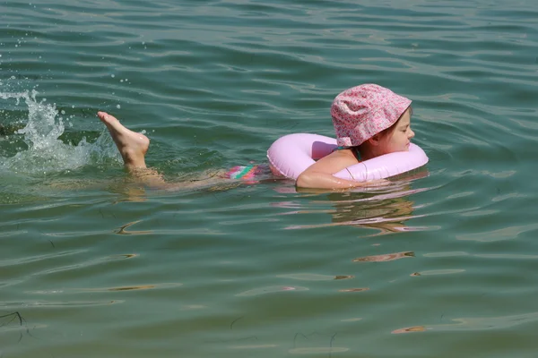 Menina no marinheiro — Fotografia de Stock