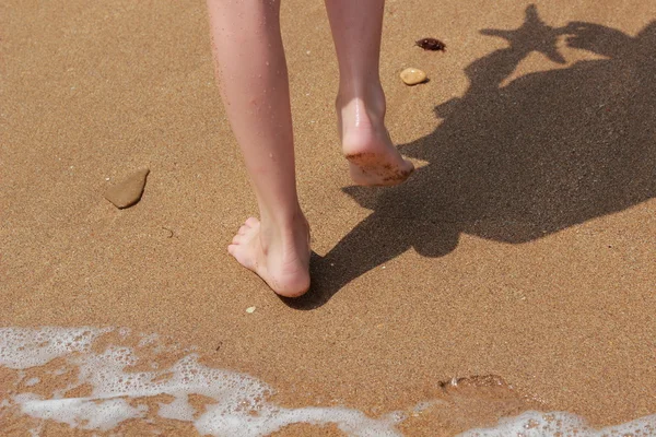 Little girl over the Black Sea — Stock Photo, Image