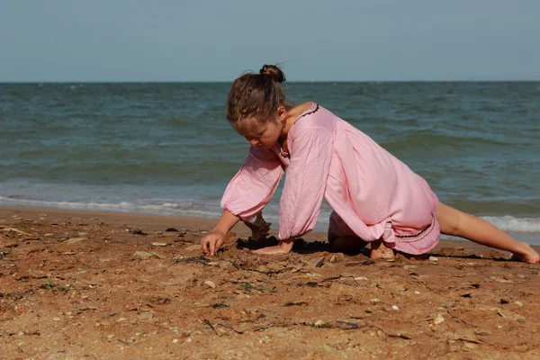 Immagine Esterna Bella Bambina Che Gioca Sul Mare — Foto Stock