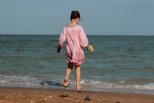 Outdoor Image Beautiful Little Girl Playing Sea Beach East Crimea — Stock Photo, Image