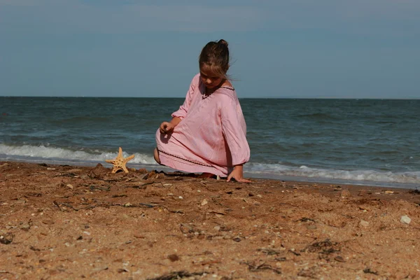 Outdoor Image Beautiful Little Girl Playing Sea Beach East Crimea — Stock Photo, Image