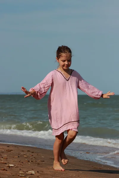 Kid plaing near the sea, East Crimea — Stock Photo, Image