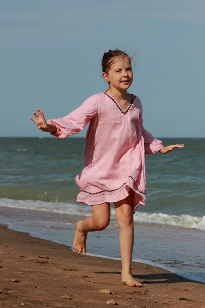 Sea Beach, Kırım'da güzel bir kız — Stok fotoğraf