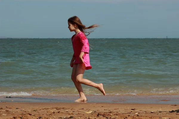 Linda chica al aire libre — Foto de Stock