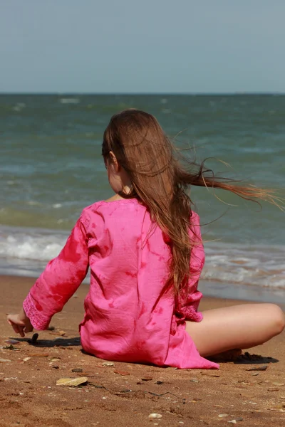 Little Girl Sitting Beach His Back Camera Summer Sunny Day — Stock Photo, Image