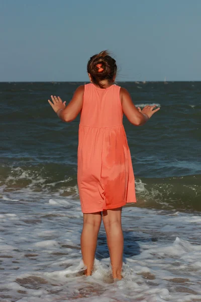 Chica feliz sobre el Mar Negro — Foto de Stock