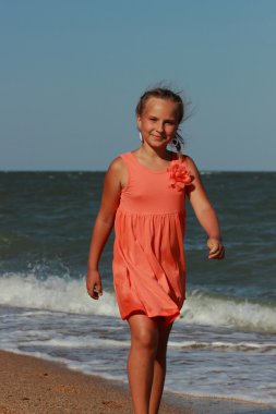 Genç model kameraya poz