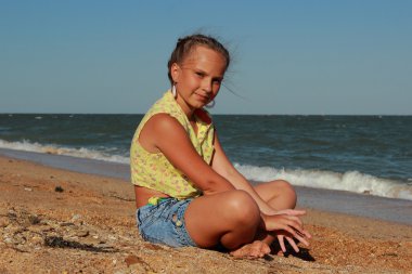 Genç model kameraya poz