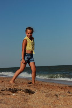 Genç model kameraya poz