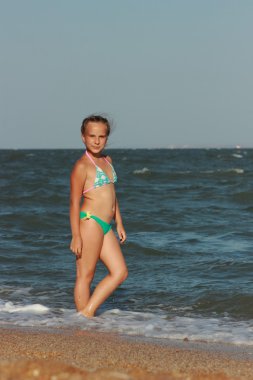Genç model kameraya poz