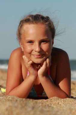 küçük kız açık