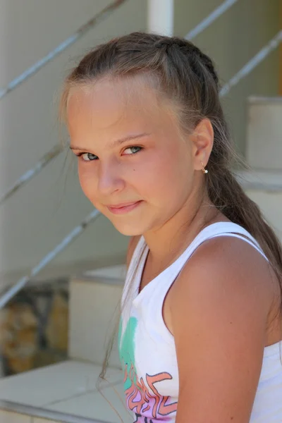 Little girl outdoor — Stock Photo, Image