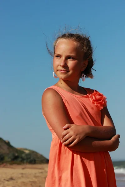 Adorável Menina Desfrutando Vida Longo Seside Crimeia Oriental — Fotografia de Stock