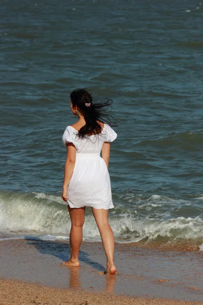 Sexy Joven Modelo Femenino Caucásico Posando Sobre Mar Negro Crimea — Foto de Stock