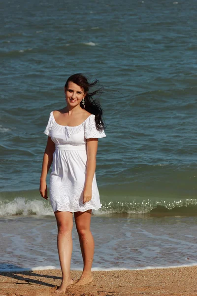 Seksowna Młoda Biała Modelka Pozująca Nad Morzem Czarnym Krym — Zdjęcie stockowe
