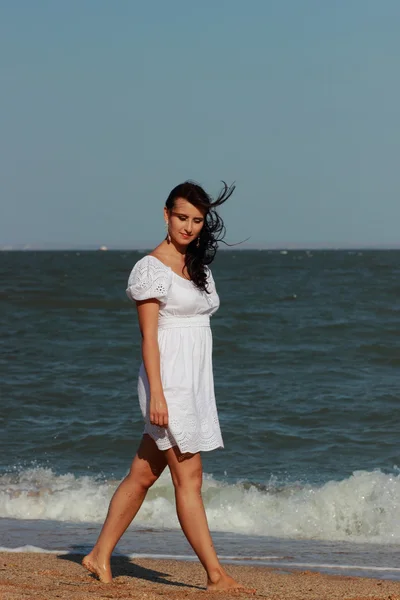 Sexy Mladá Běloška Modelka Pózující Nad Černým Mořem Krym — Stock fotografie