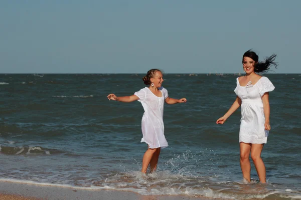 Mother and daughter — Stock Photo, Image