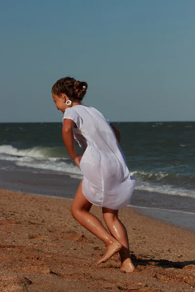 Jeune modèle posant sur la caméra — Photo