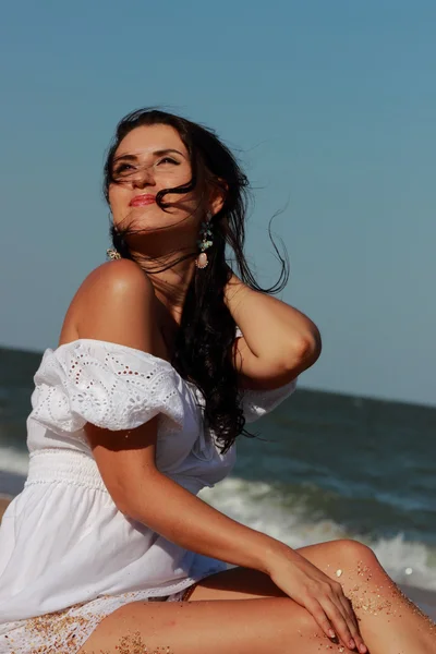 Mujer retrato al aire libre —  Fotos de Stock