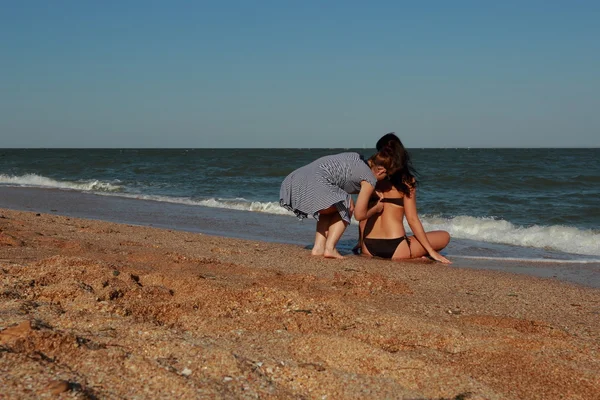 Femme en plein air — Photo