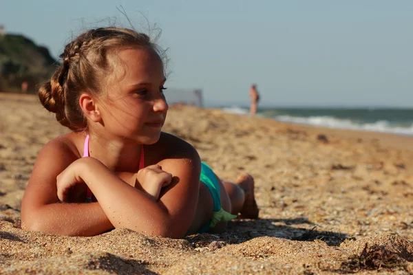 Bambina all'aperto — Foto Stock